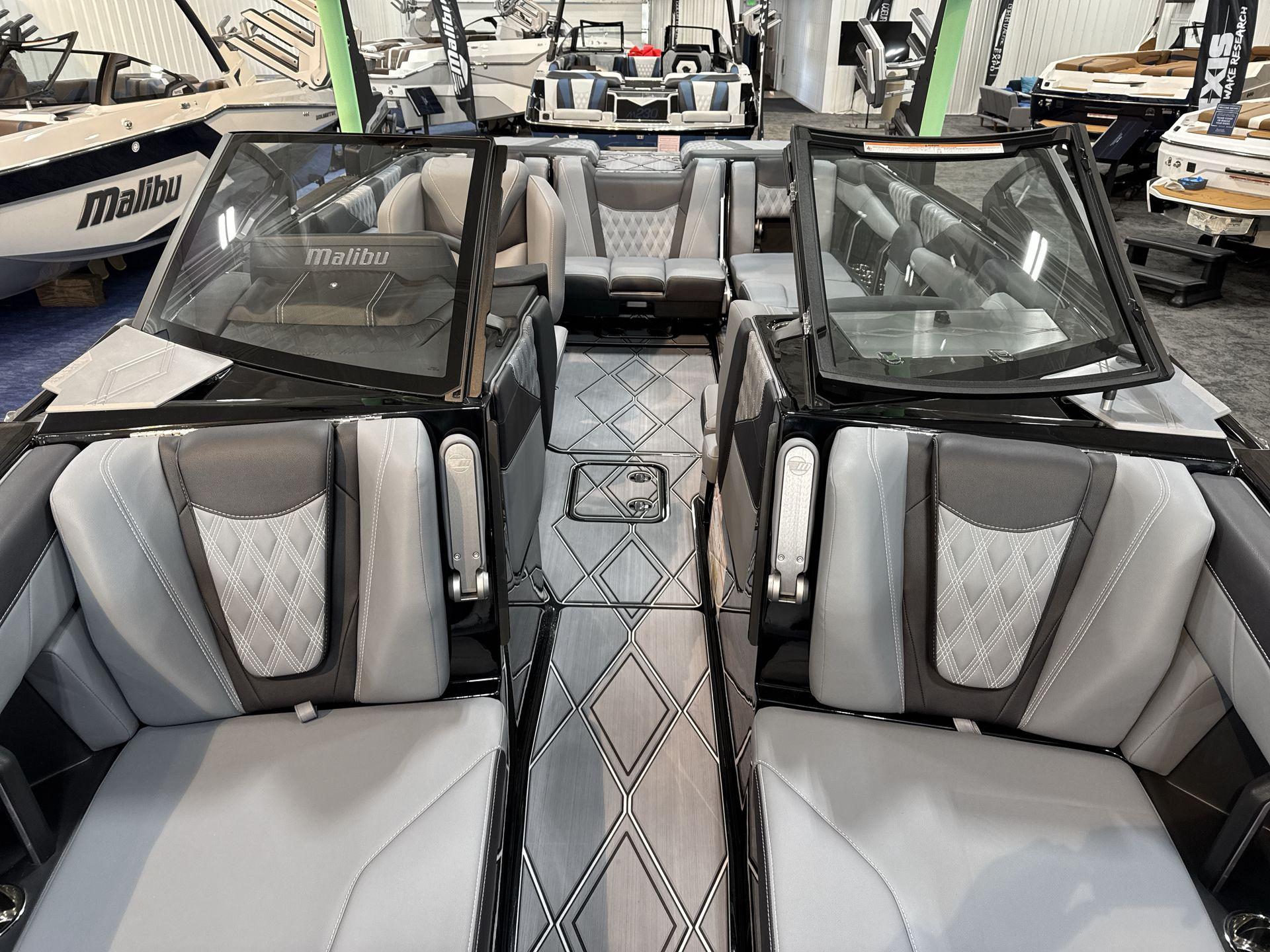 2025 Malibu M230