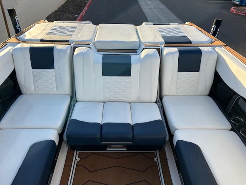 2025 Malibu 24 MXZ