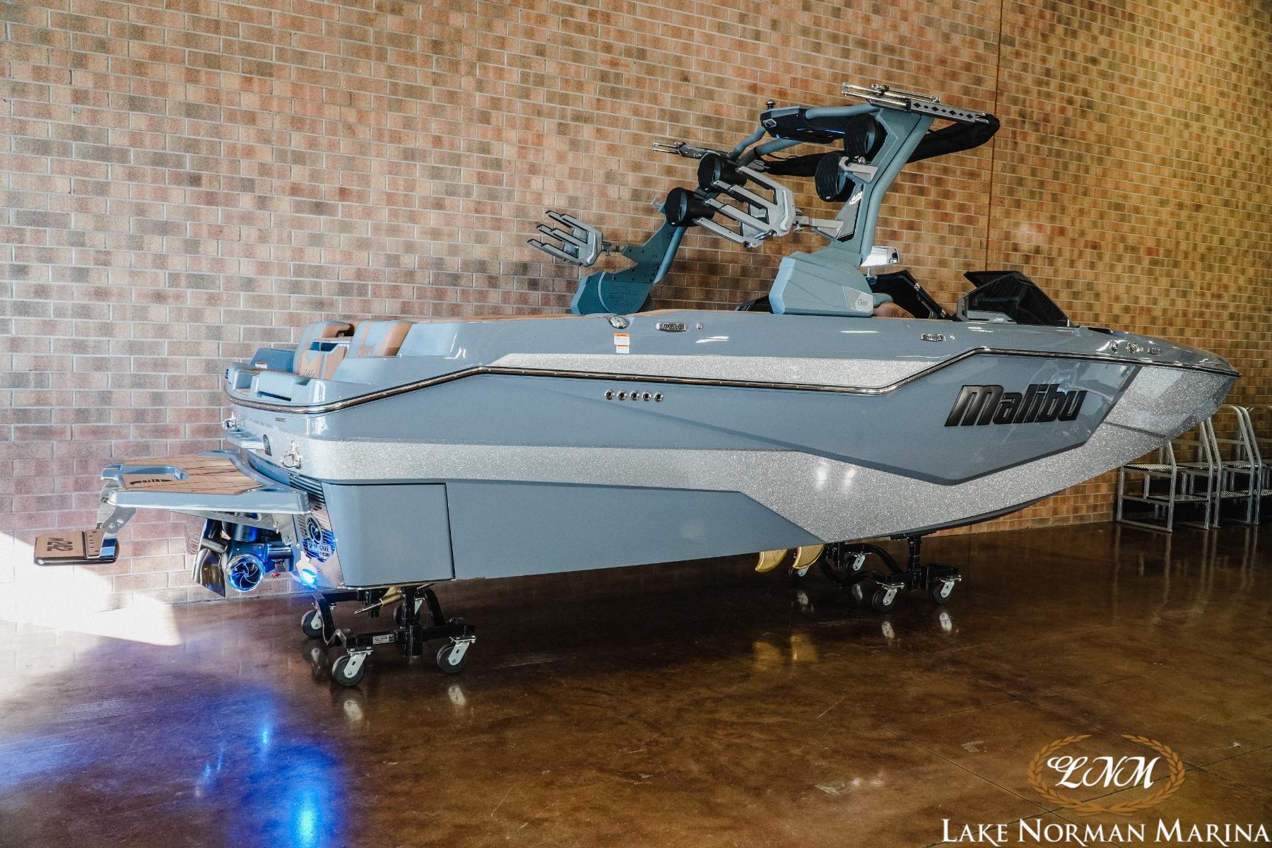 2024 Malibu M242