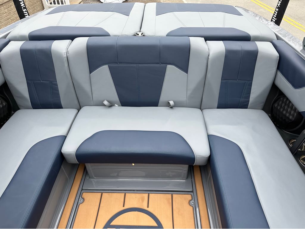 2023 Malibu Boats 20 VTX