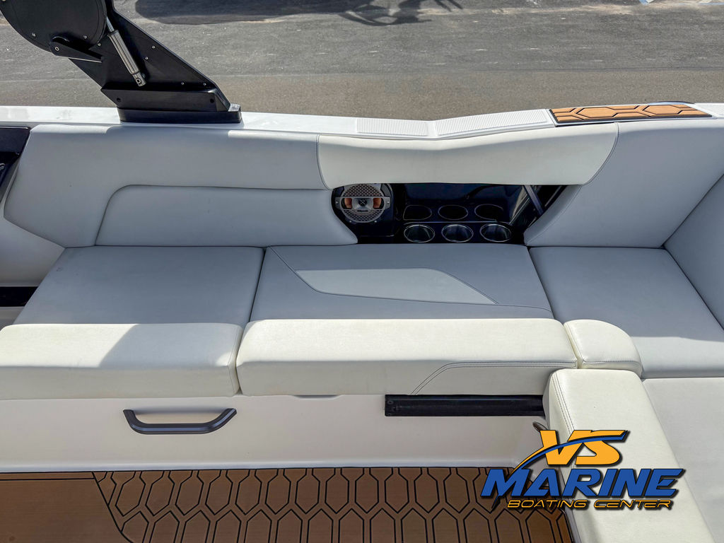 2021 MasterCraft NXT24