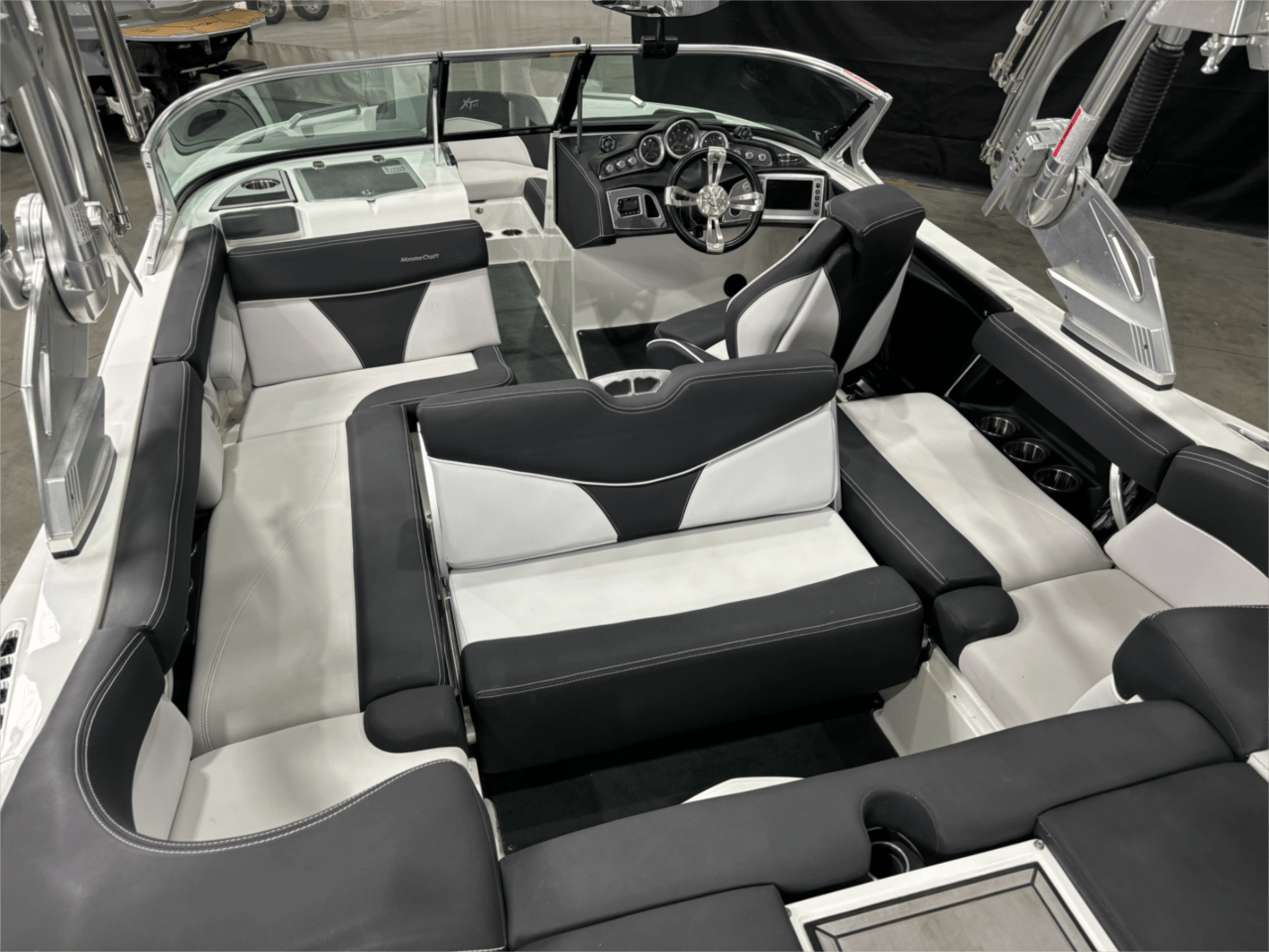 2017 MASTERCRAFT XT21