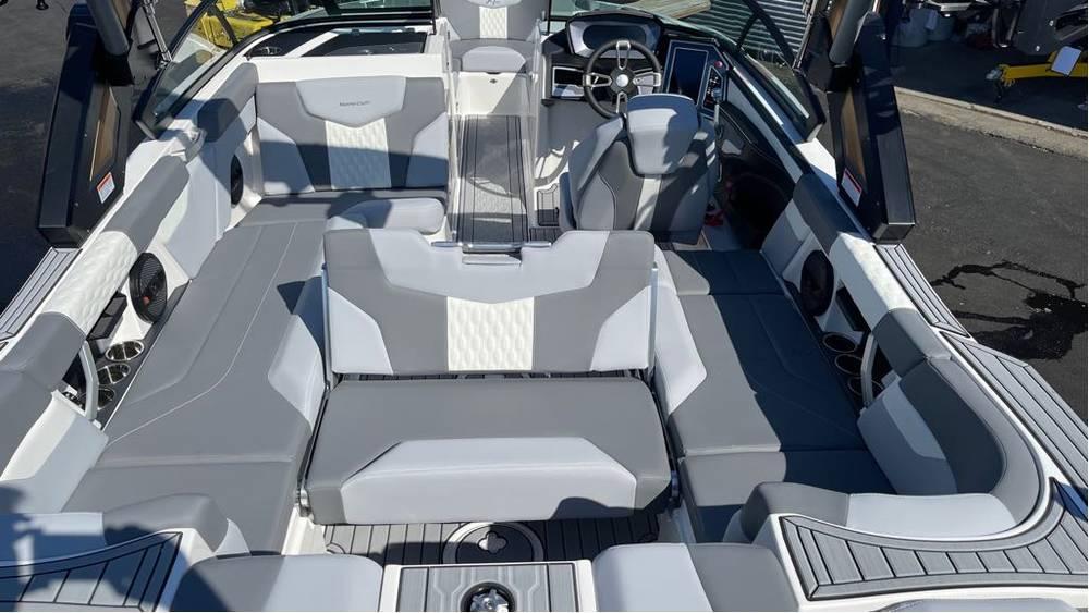2024 MasterCraft XT23