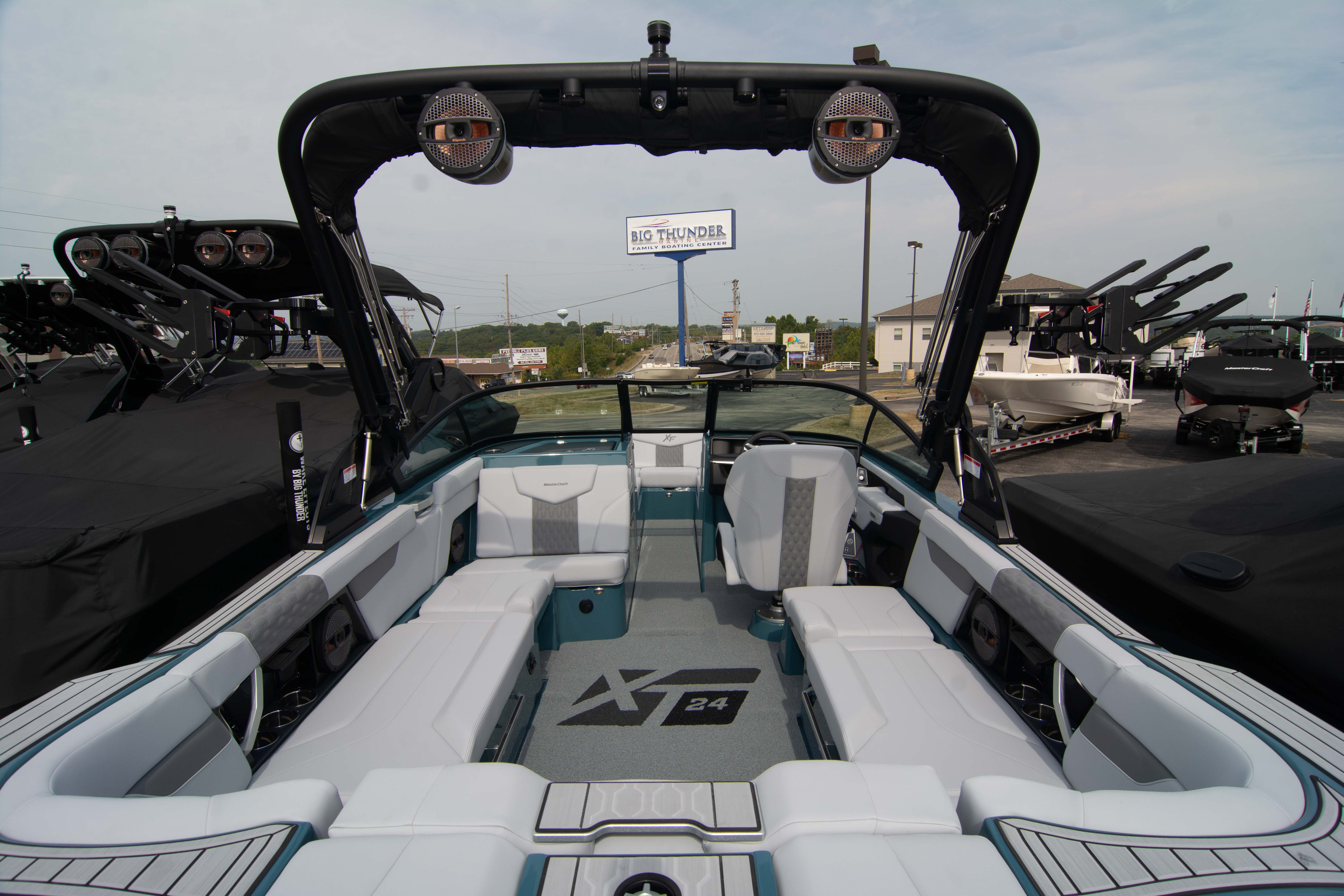 2025 Mastercraft XT24