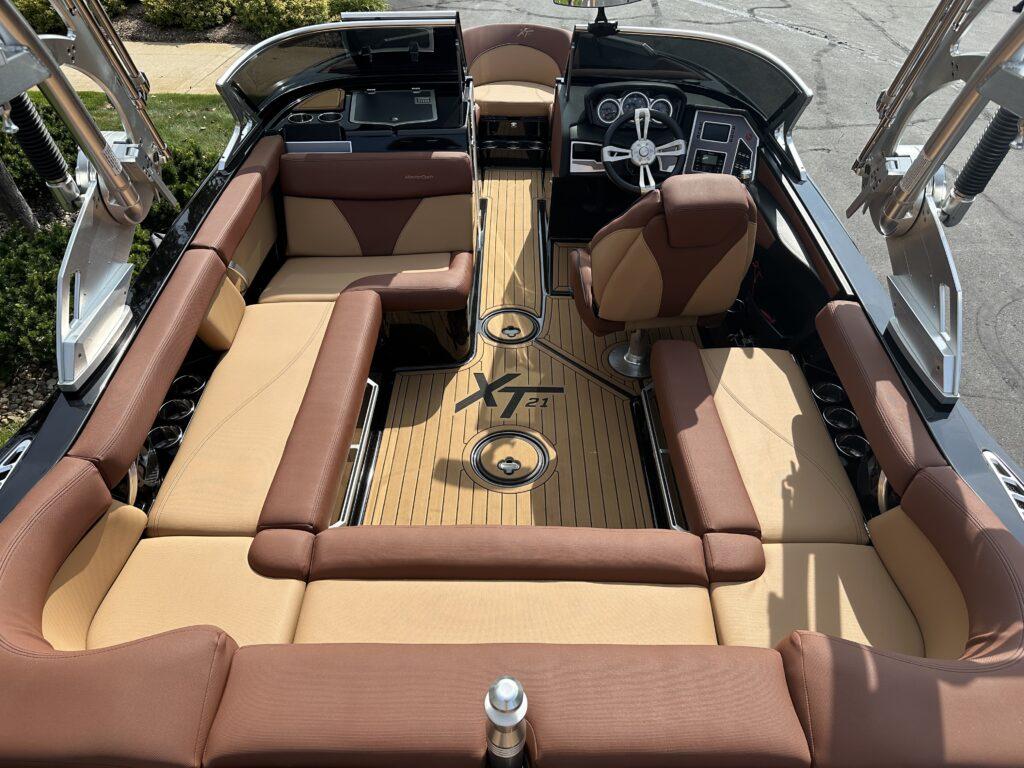 2018 MasterCraft XT21