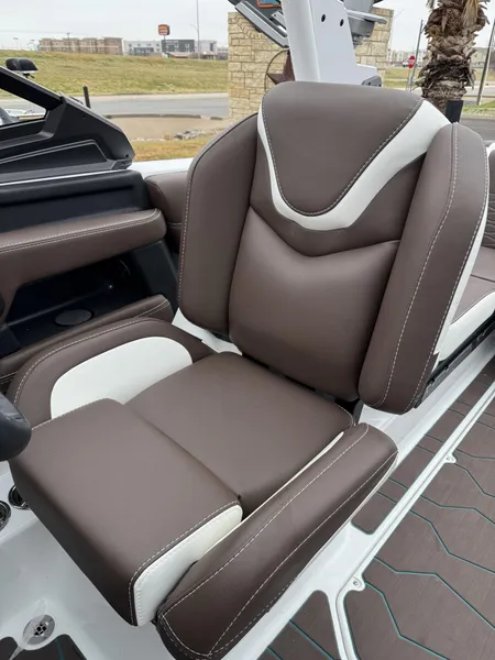 2025 Malibu 23 MXZ