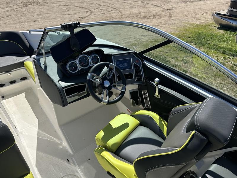 2021 MasterCraft XT21