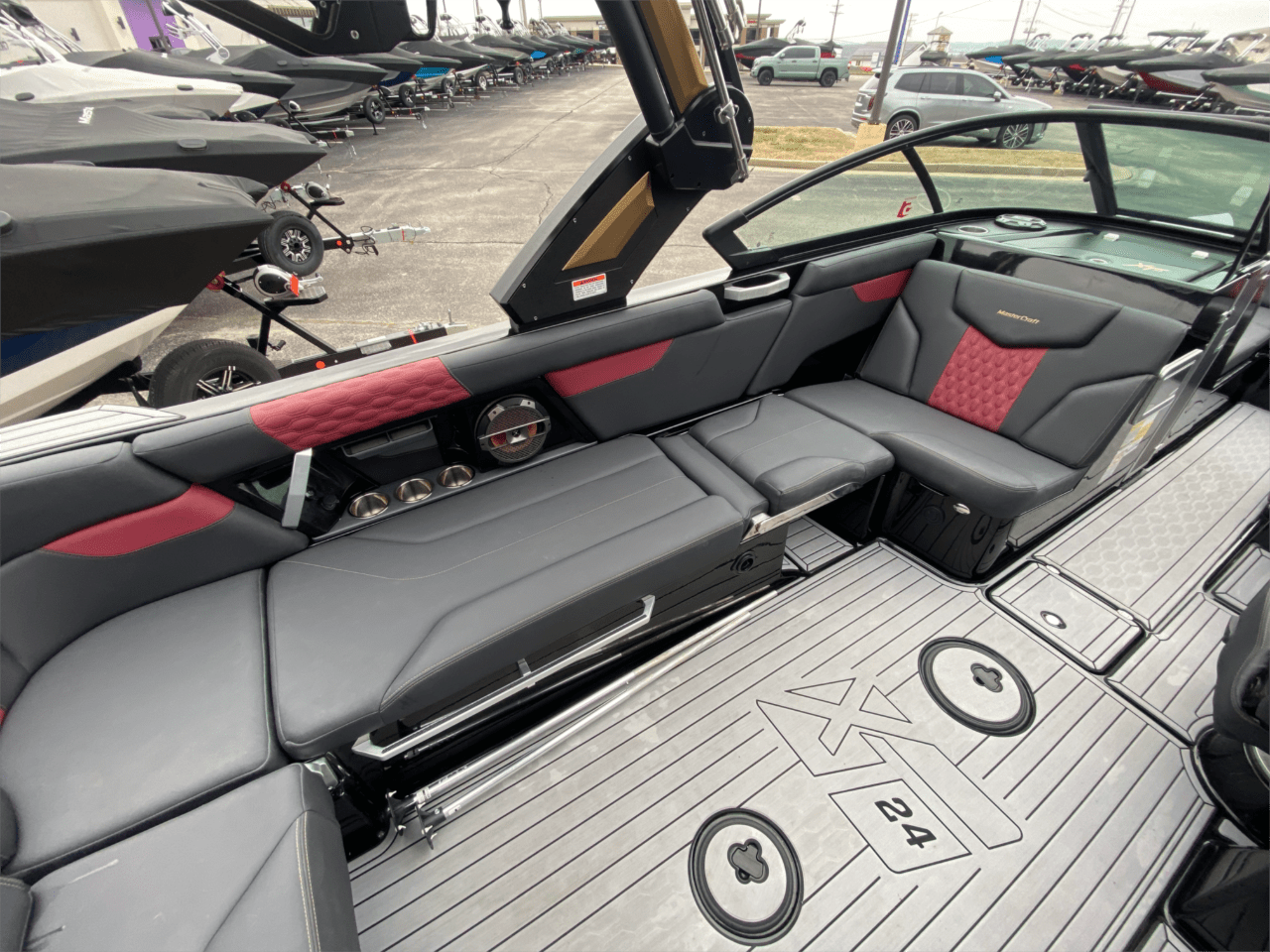 2022 MasterCraft XT24