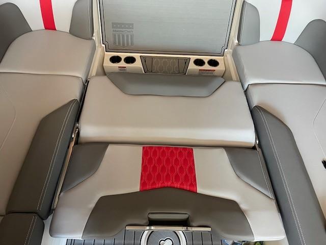 2023 MasterCraft XT22
