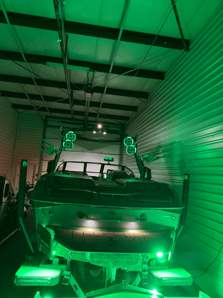 2021 Malibu 23 MXZ – Fully Loaded