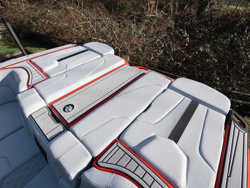 New 2024 MasterCraft XT24