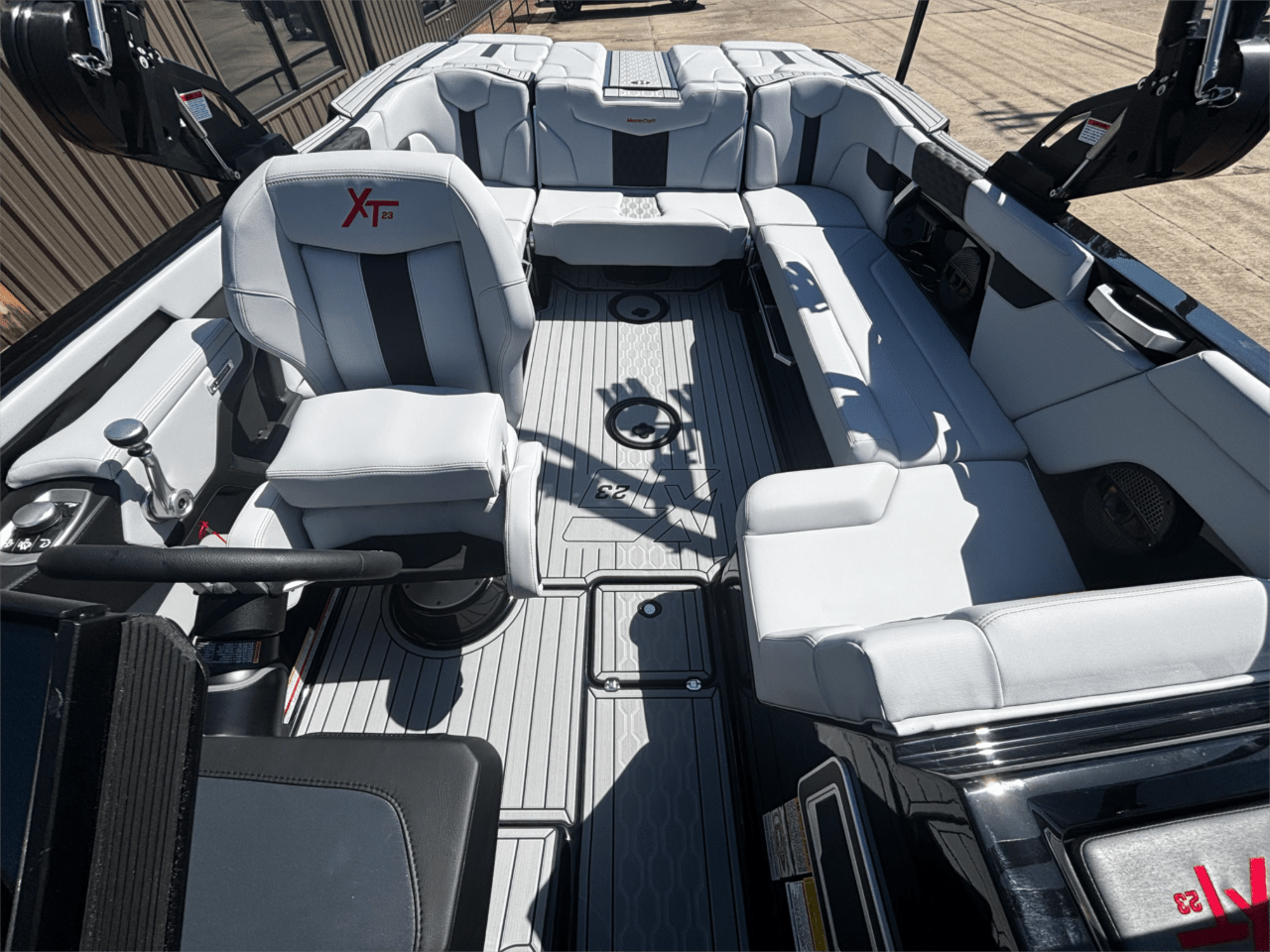 2025 MasterCraft XT23