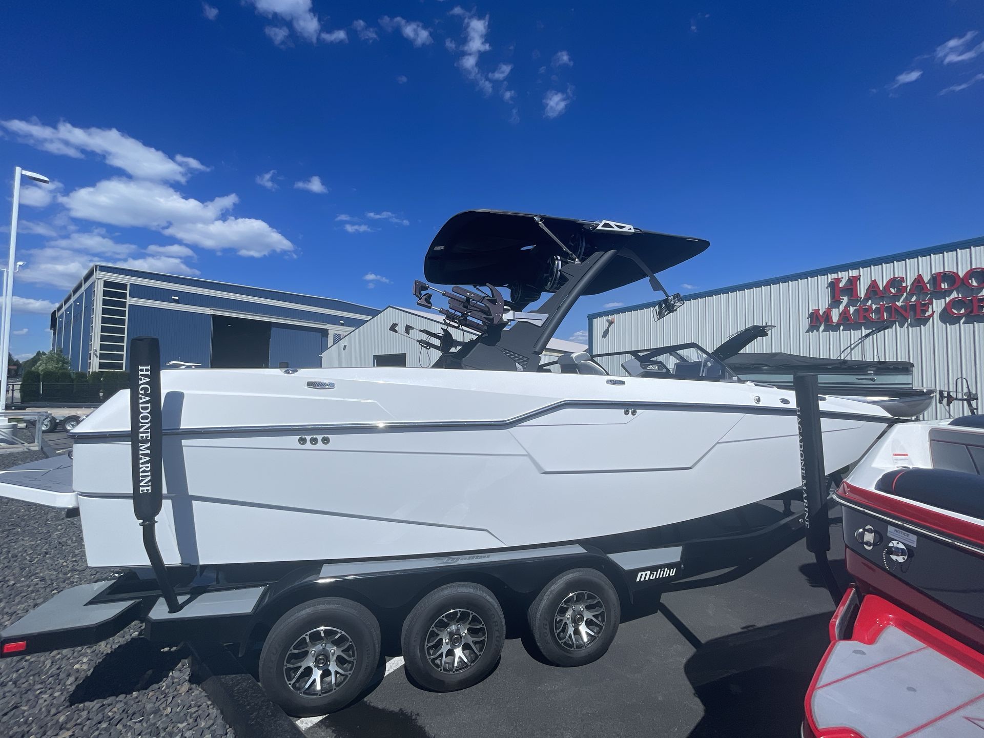 2021 Malibu M240