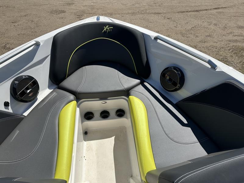 2021 MASTERCRAFT XT 21