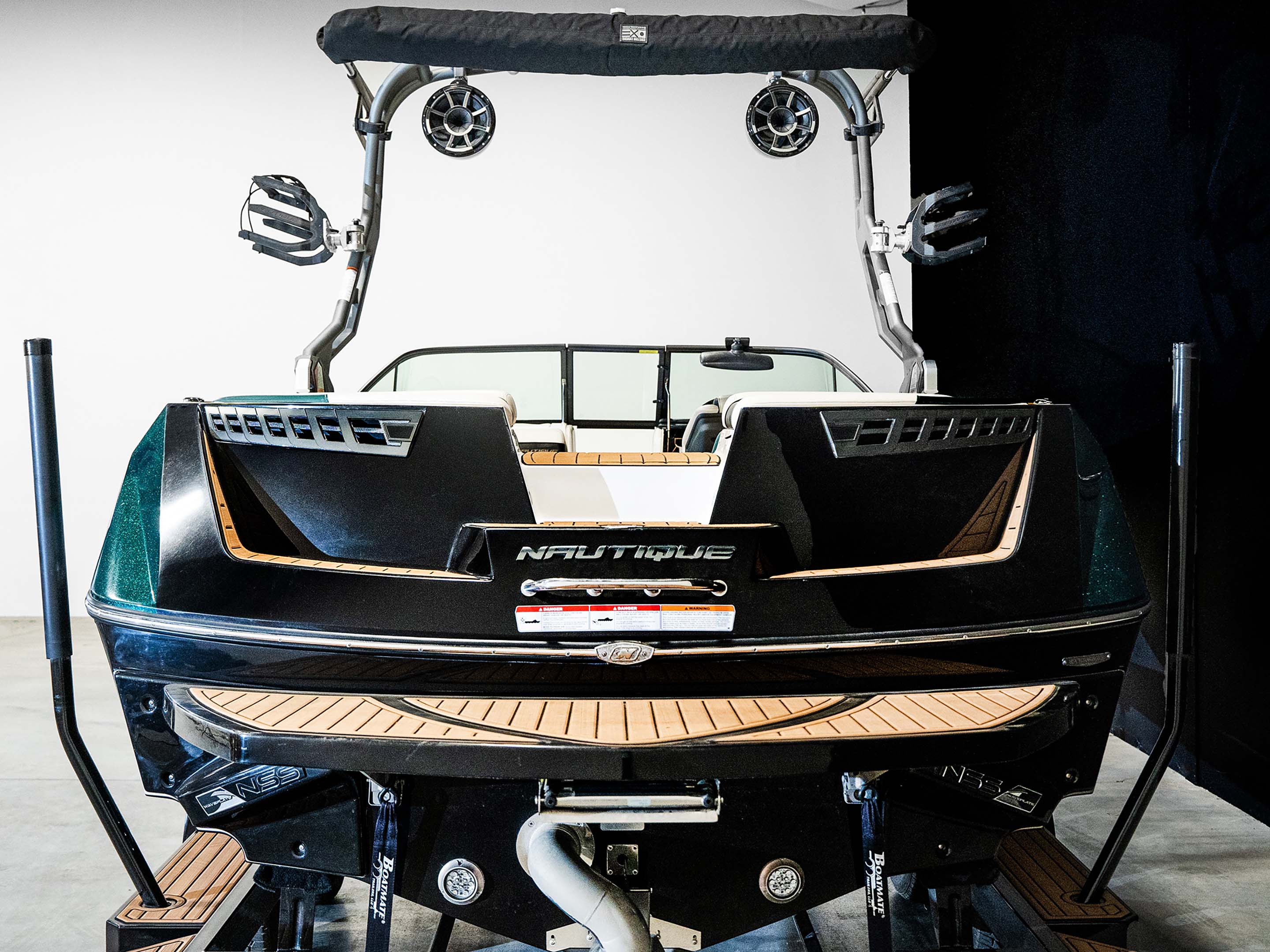 2020 Super Air Nautique 230 &#8211; Black / Emerald Green