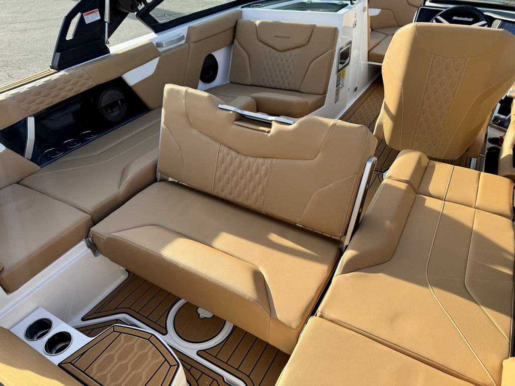 2025 MasterCraft XT23