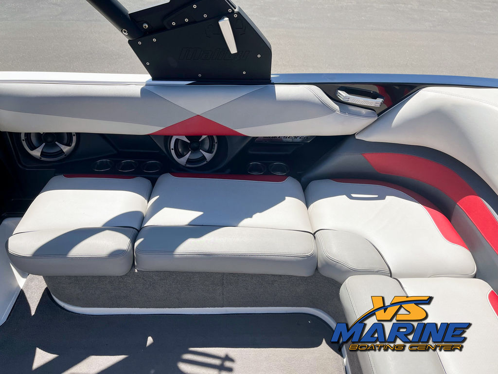 2017 Malibu Boats 23 LSV