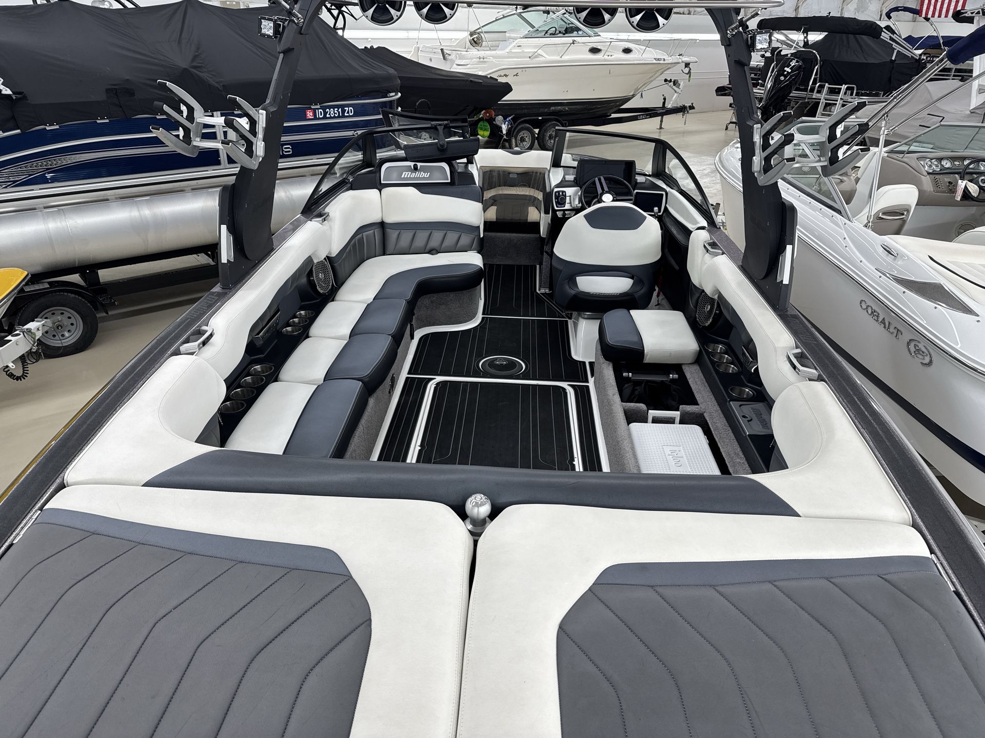 2016 Malibu 25LSV