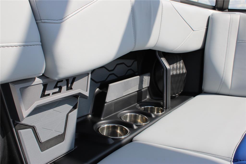 2024 Malibu 23 LSV