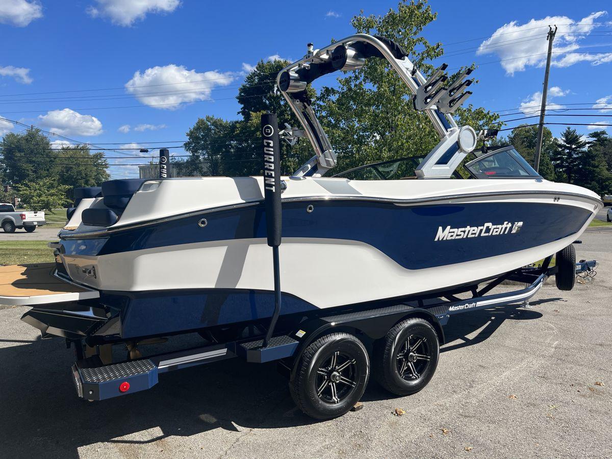 2023 MasterCraft XT24
