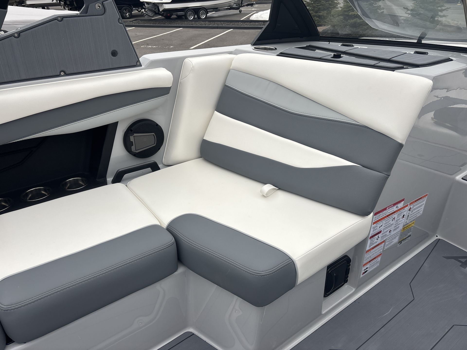 2025 Axis A225 Icon