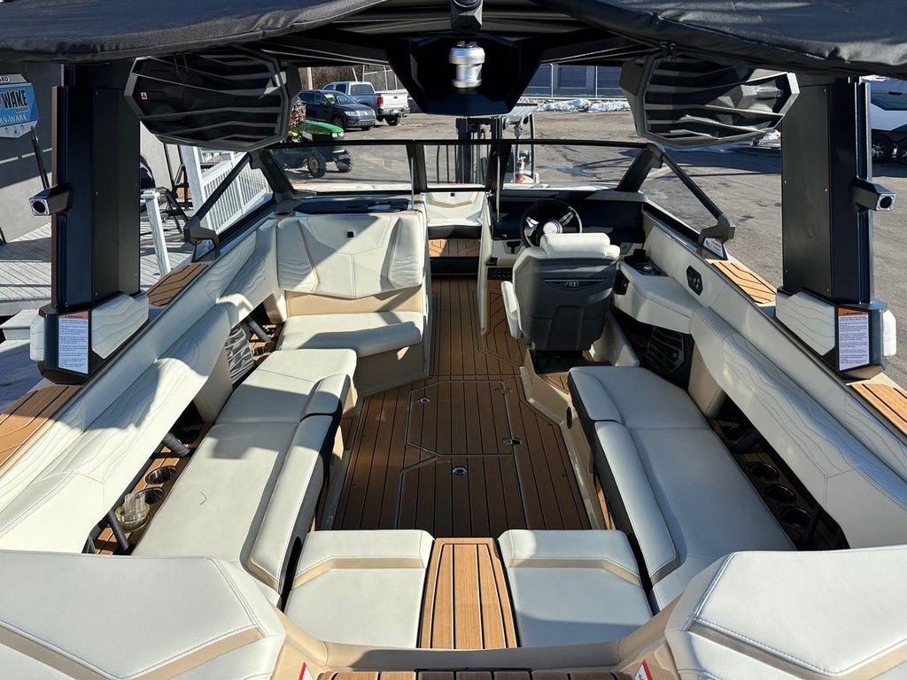 2025 Nautique Super Air Nautique G23
