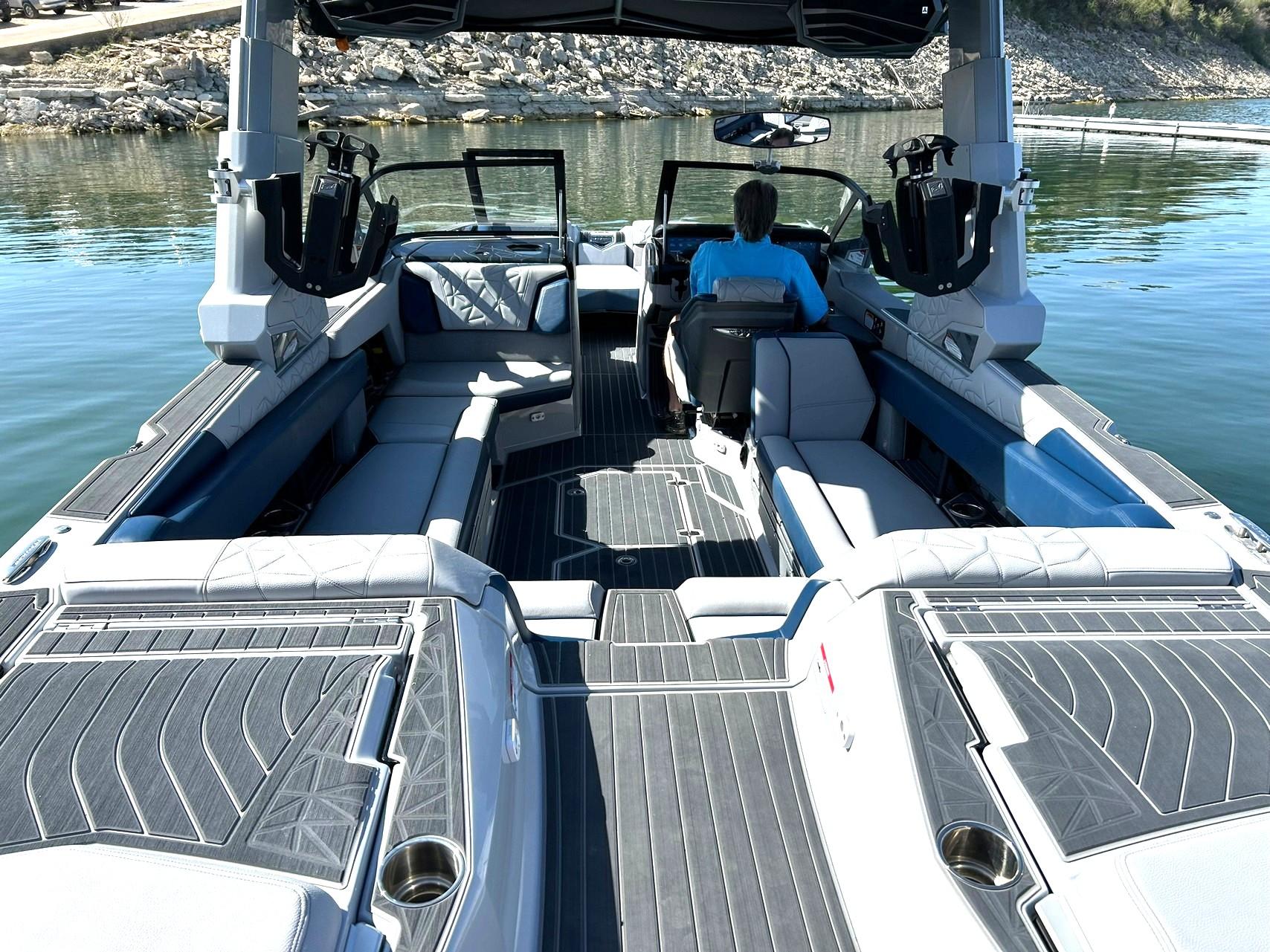 2022 Super Air Nautique G25 Paragon &#8211; 54 Hours with Trailer!