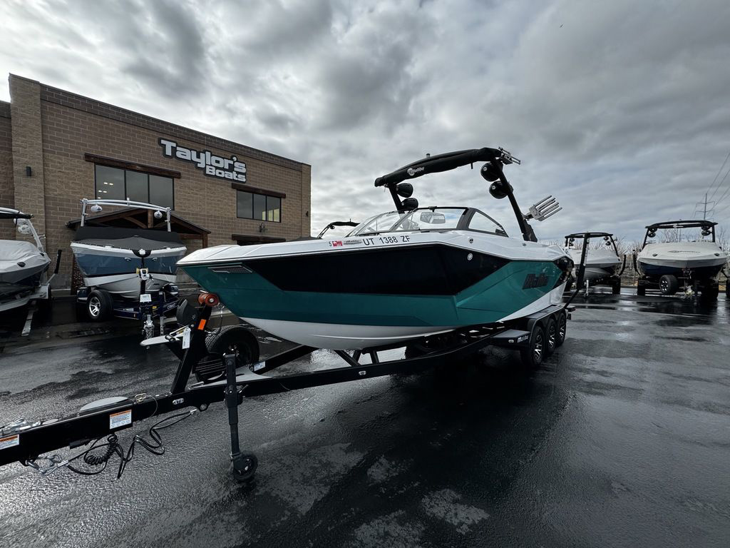 2023 Malibu 26 LSV