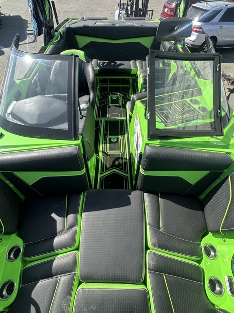 2024 supreme boats ZS212