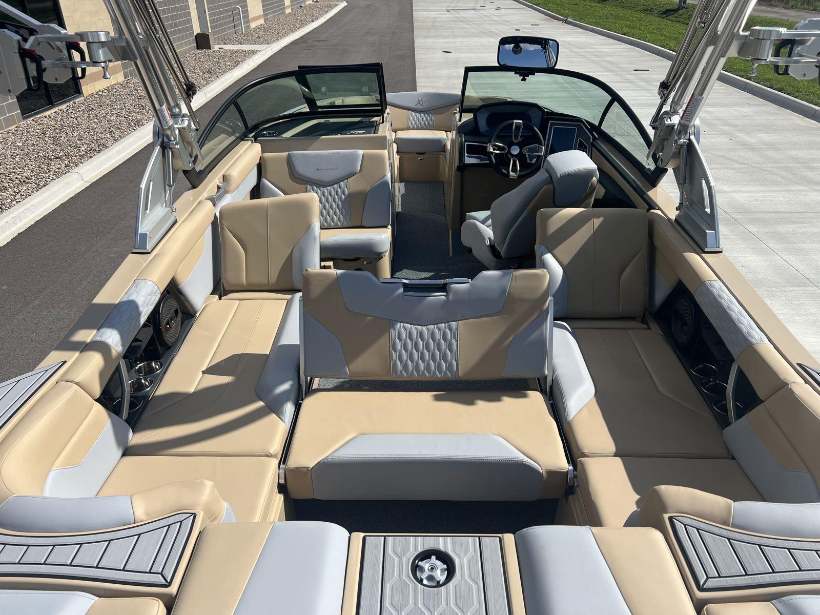 2024 MasterCraft XT24
