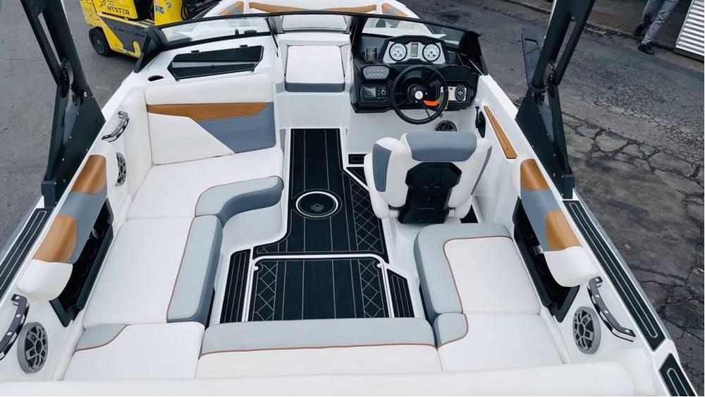 2021 Axis A20