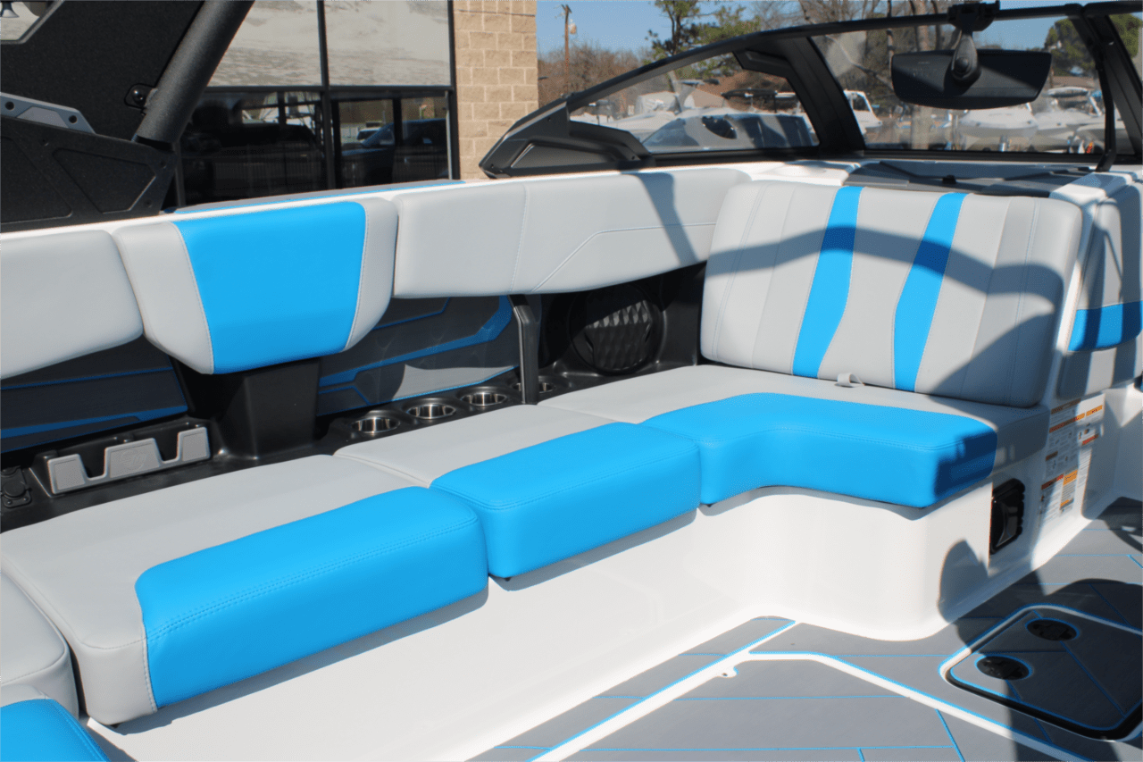 2025 Malibu 22 LSV