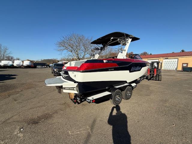 2021 Malibu M220 w Trailer