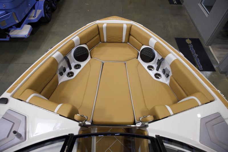 2025 Malibu 26 LSV