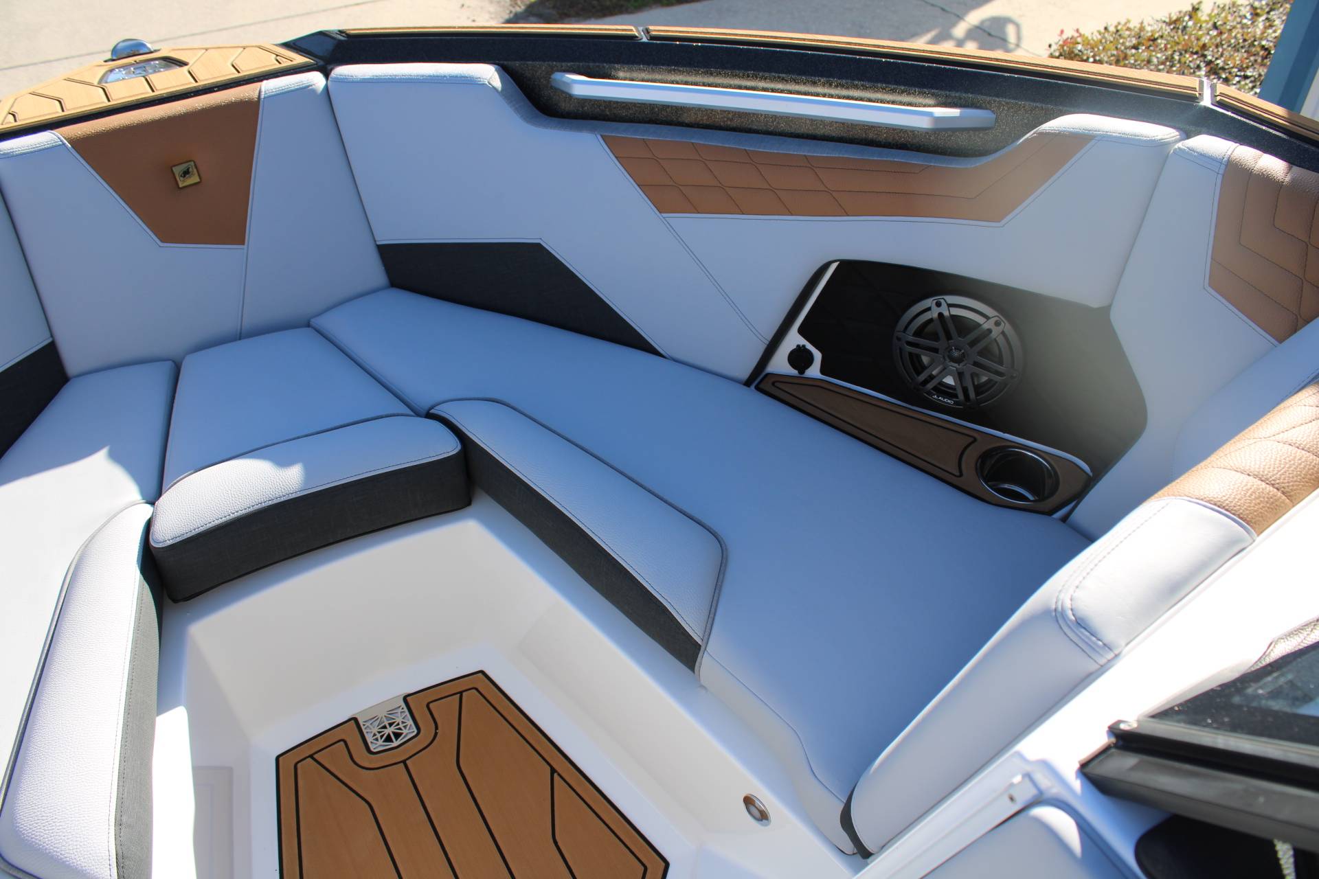 2025 Nautique S21