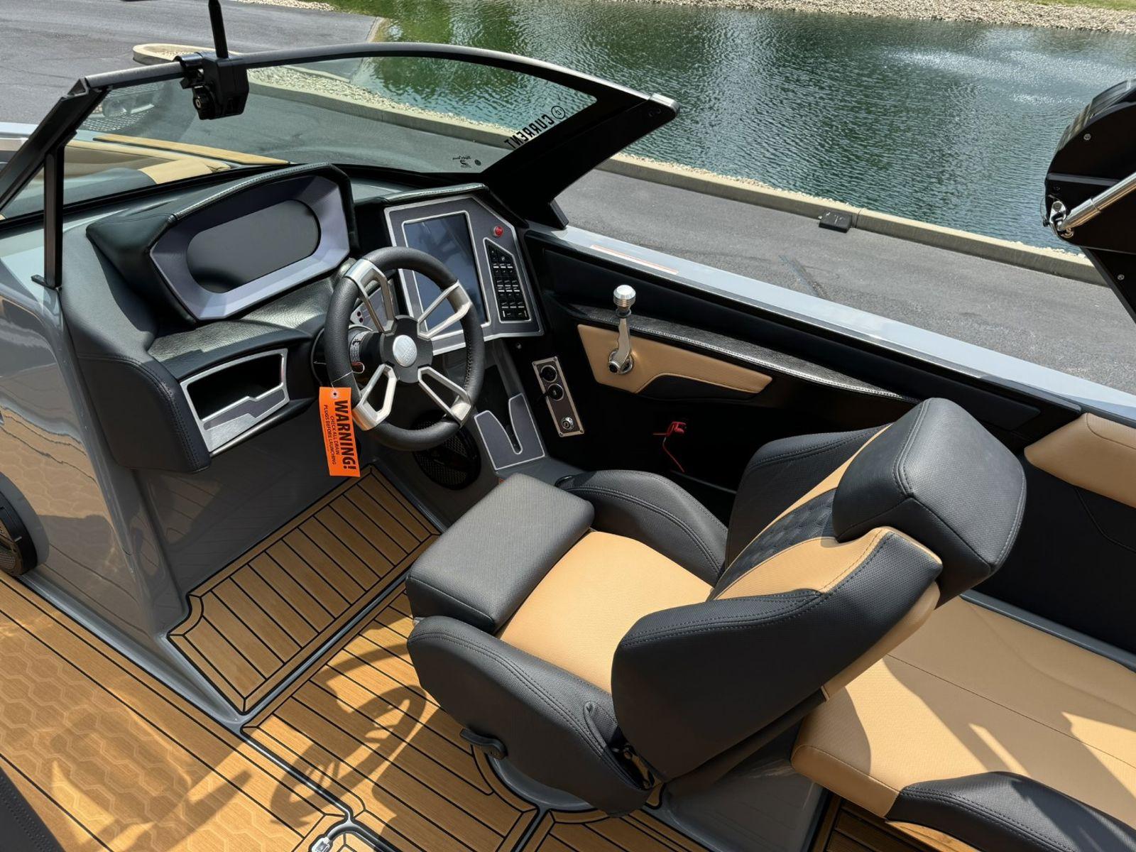 2023 MasterCraft XT24