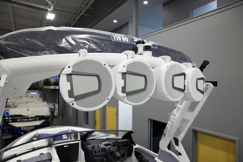 2025 Axis T250