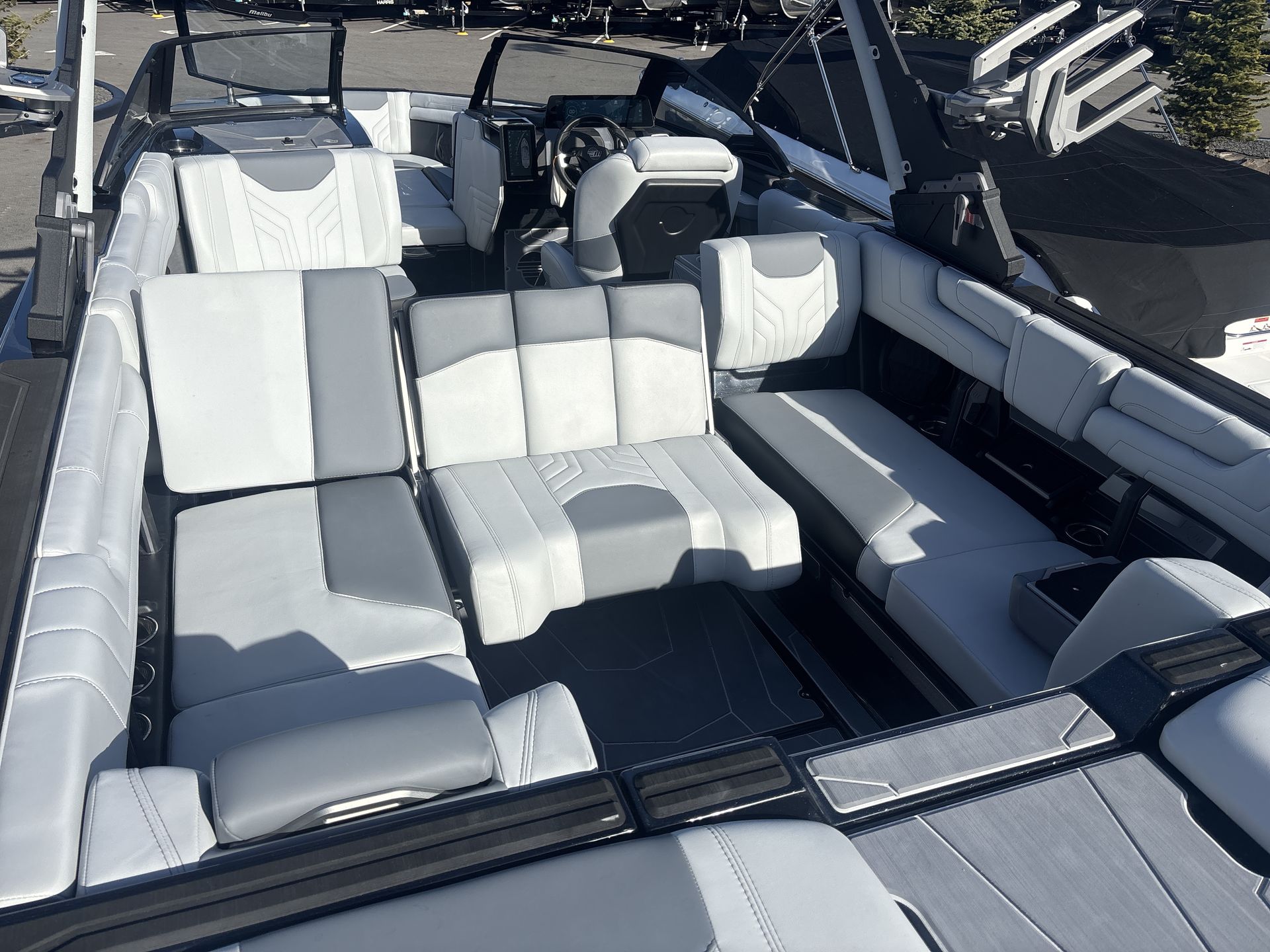 2025 Malibu 25LSV