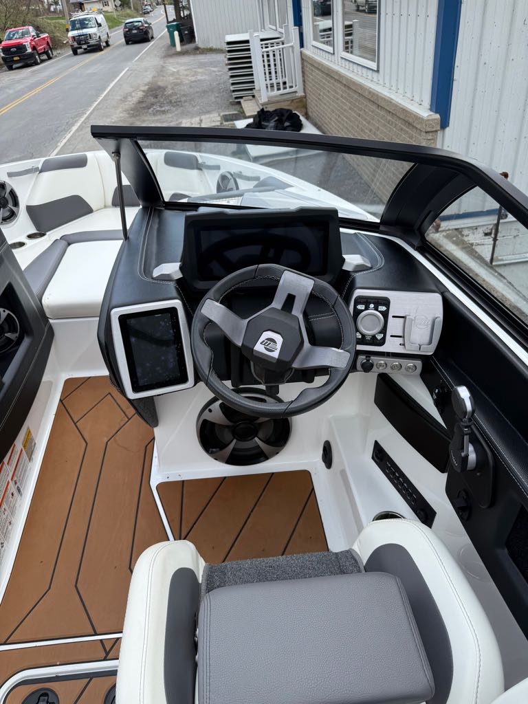 2021 Malibu Boats Wakesetter 22 LSV