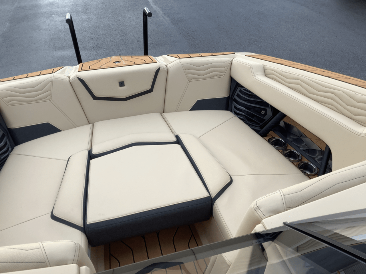 2025 Nautique G23