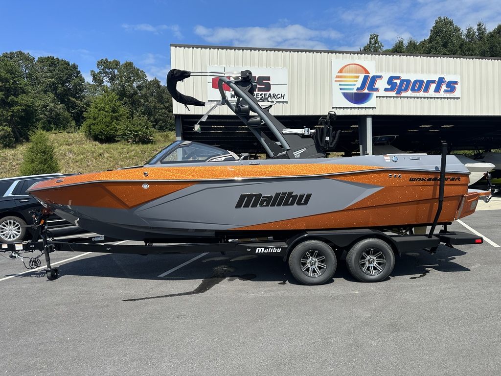 2024 malibu boats 23-LSV