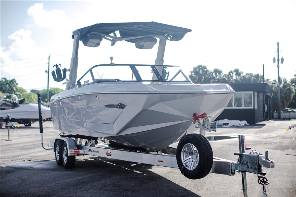 boat.Title