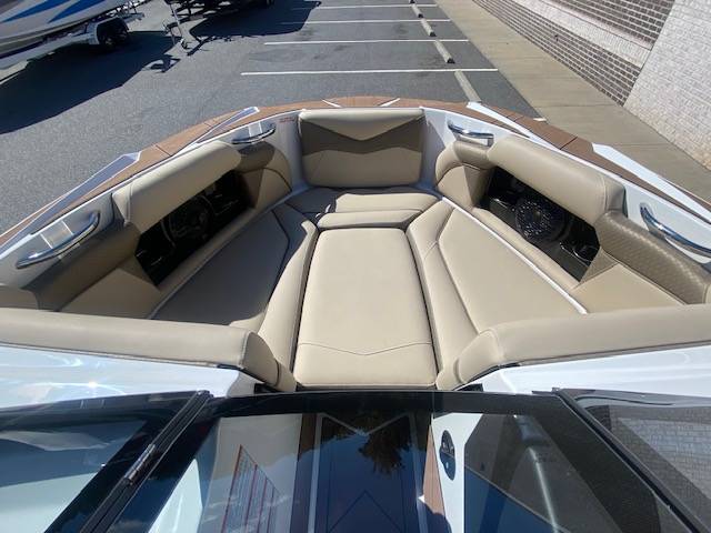 2025 Supreme S220