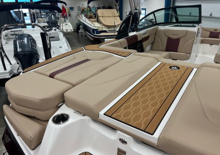 2024 Mastercraft XT20