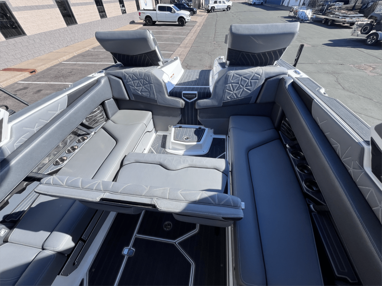 2022 Nautique Paragon G25! Only 200 hours! USA DELIVERY available!