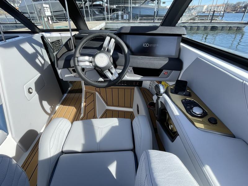 2025 Nautique G25