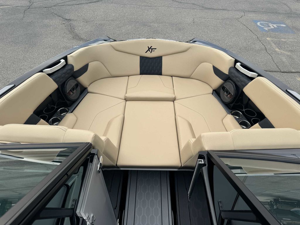 2025 MasterCraft XT22