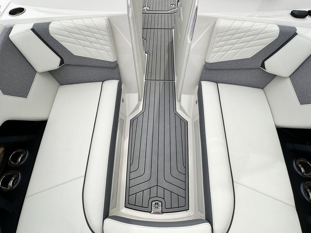2024 Nautique G25