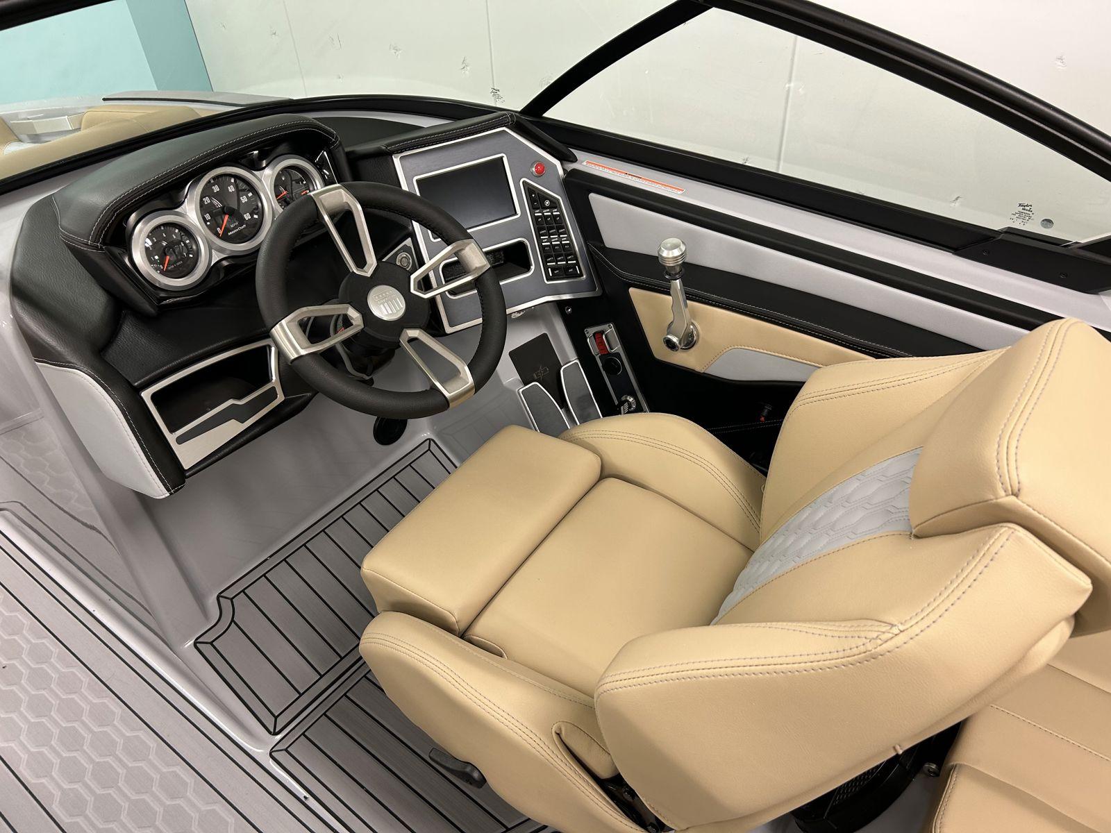 2024 MasterCraft XT20