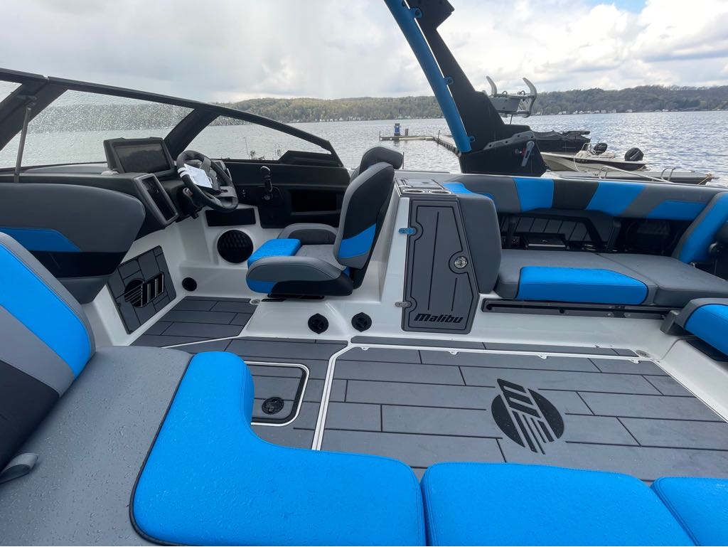 2023 Malibu Boats 24MXZ